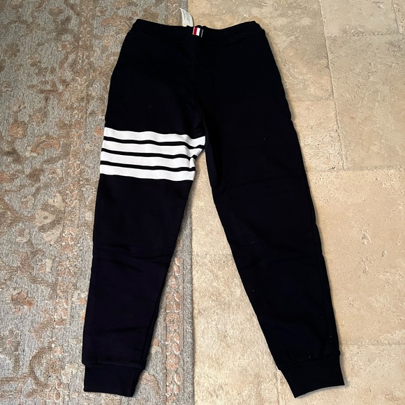 Thom Browne Engineered 4-Bar Jersey Sweatpant - Picture 4 of 4